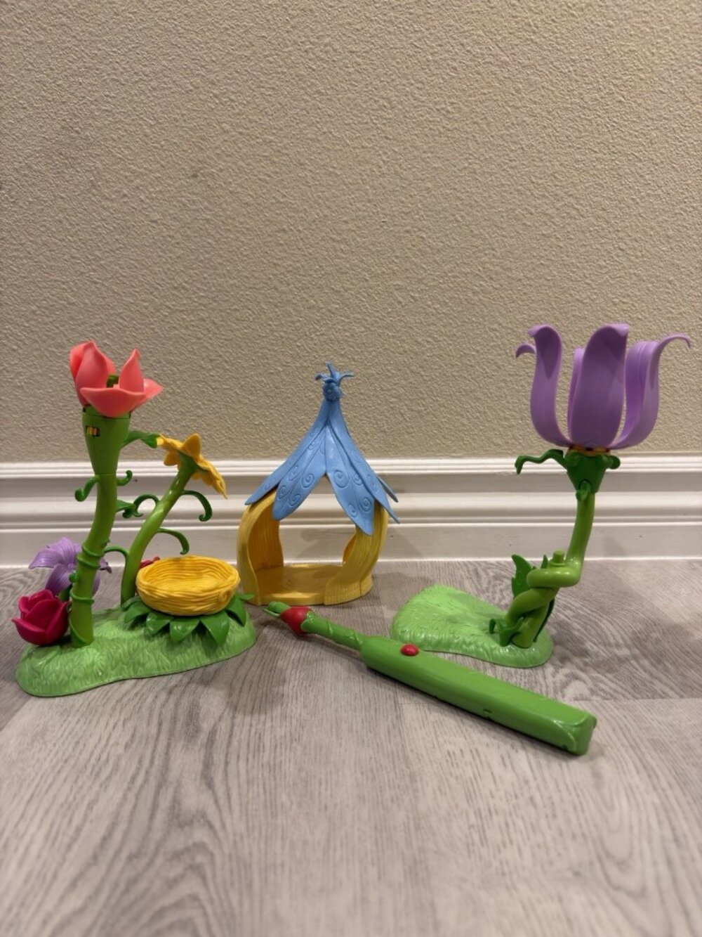 Disney Fairies Tinker Bell Take Flight Flower Playset Pixie Hut Playmates 2008